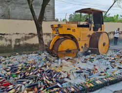 Polresta Pati Musnahkan 7.293 Botol Miras Jelang Lebaran 2025