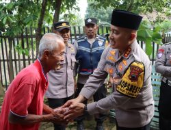 Kapolresta Pati Salurkan Bantuan Sosial “Door to Door” untuk Lansia di Bulan Ramadhan