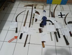 Polresta Pati Amankan 17 Remaja Diduga Anggota Gangster, Sita Senjata Tajam dan Narkoba  
