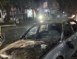 Kerugian Rp 50 Juta, Mobil Sedan Terbakar Usai Diduga Korsleting di Pati