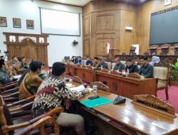 DPRD Pati Gelar Public Hearing Bahas Raperda PKL