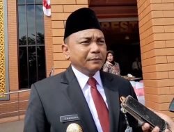 Warga Swadaya Bangun Jalan Rusak, Wakil Bupati Pati: Anggaran Sudah Disiapkan, Harap Sabar