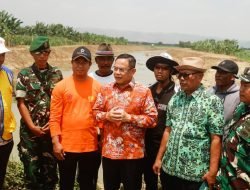 Bupati Pati Tinjau Normalisasi Sungai Juwana di Pasuruan Kayen