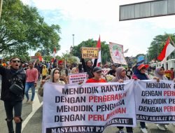 Aliansi Masyarakat Pati Bersatu Gelar Aksi di Depan DPRD, Sampaikan 13 Tuntutan