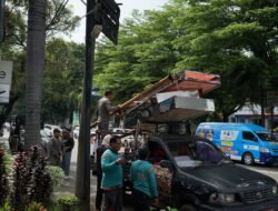 Wujudkan Kota Bersih dan Tertata, Satpol PP Pati Sasar Reklame Tanpa Izin