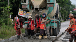 Jalan Depan RSUD Kayen Mulai Diperbaiki, DPUTR Pati Kucurkan Anggaran Rp1,25 Miliar