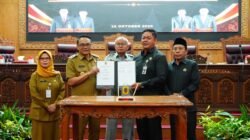 Pimpin Paripurna Perubahan APBD, Ali Badrudin Tegaskan Pentingnya Kesepakatan DPRD dan Bupati