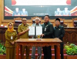 Pimpin Paripurna Perubahan APBD, Ali Badrudin Tegaskan Pentingnya Kesepakatan DPRD dan Bupati